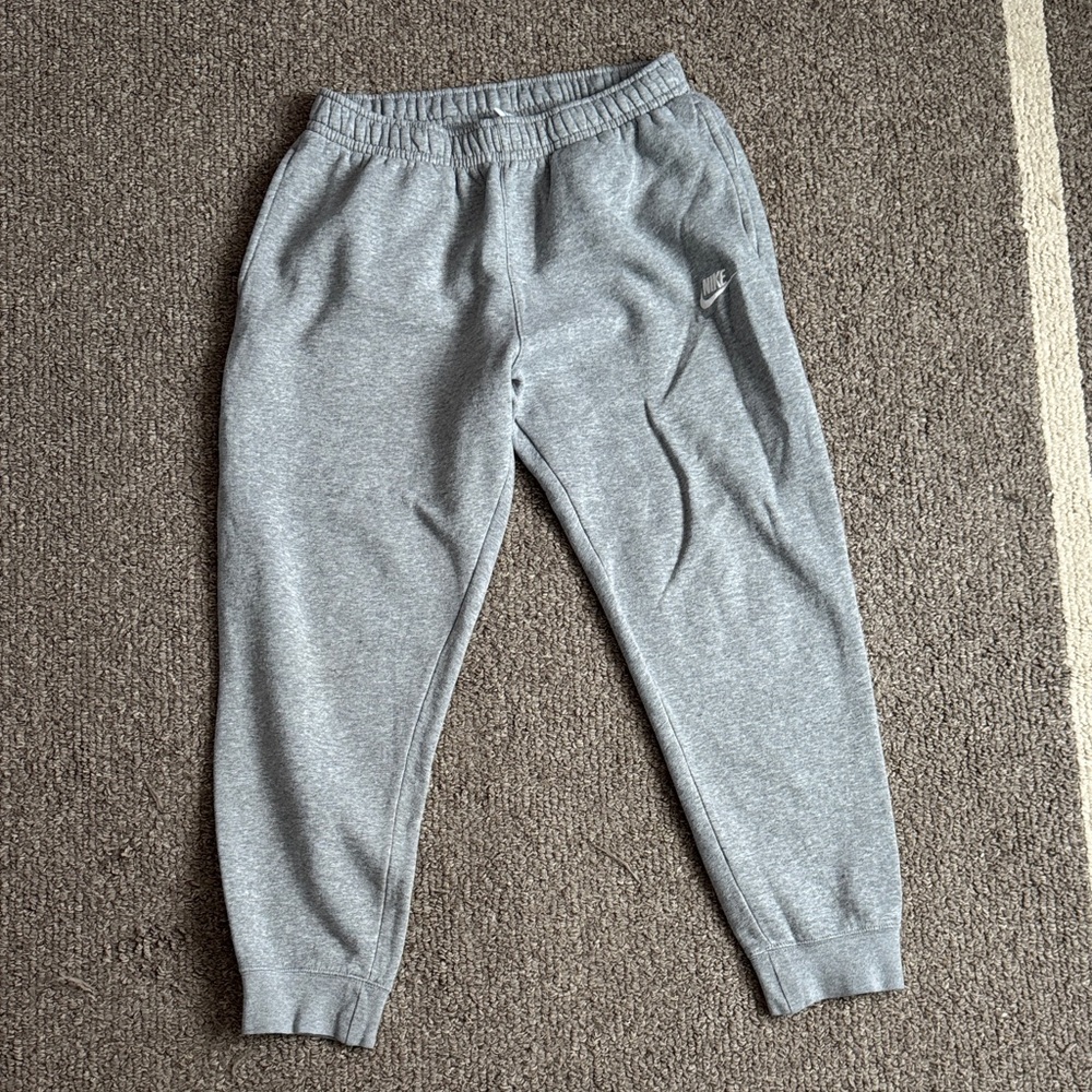 Nike Men's Heather Gray Joggers